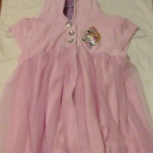 DISNEY PRINCESS THROW-ON TOWEL